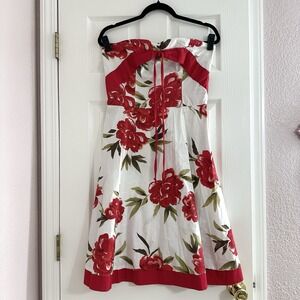 Trixxi Strapless Red Flower White Dress Cotton Fit & Flare Smocked Back Sz Small